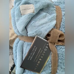 Beautiful super soft baby blue sherpa and fleece blanket from the paper store